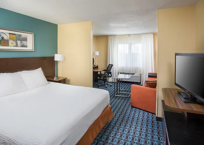 Hotel Fairfield & Chicago