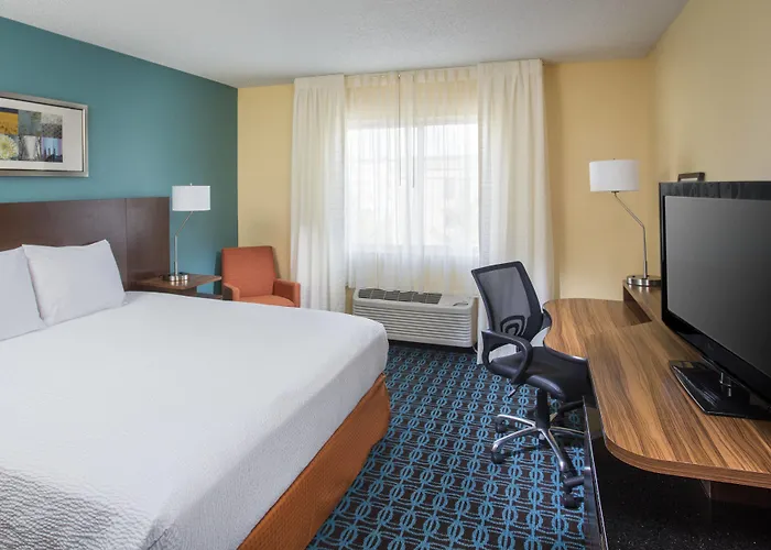 Fairfield & Chicago Hotel