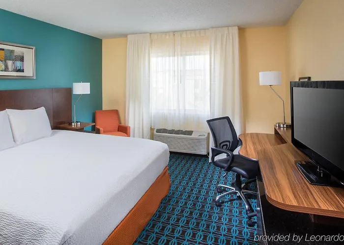 Hotel Fairfield & Chicago 3*